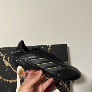 Adidas Elite Soccer Copa Pure 3
Laceless FG 'Electric Stealth
Pack us 9.5 new